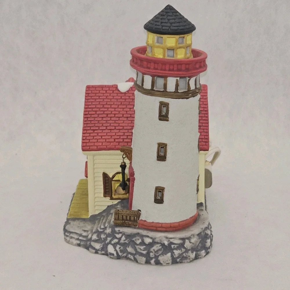 EUC Vintage 1 NOMA 1997 Dickensville Victorian Lighted Porcelain Lighthouse
